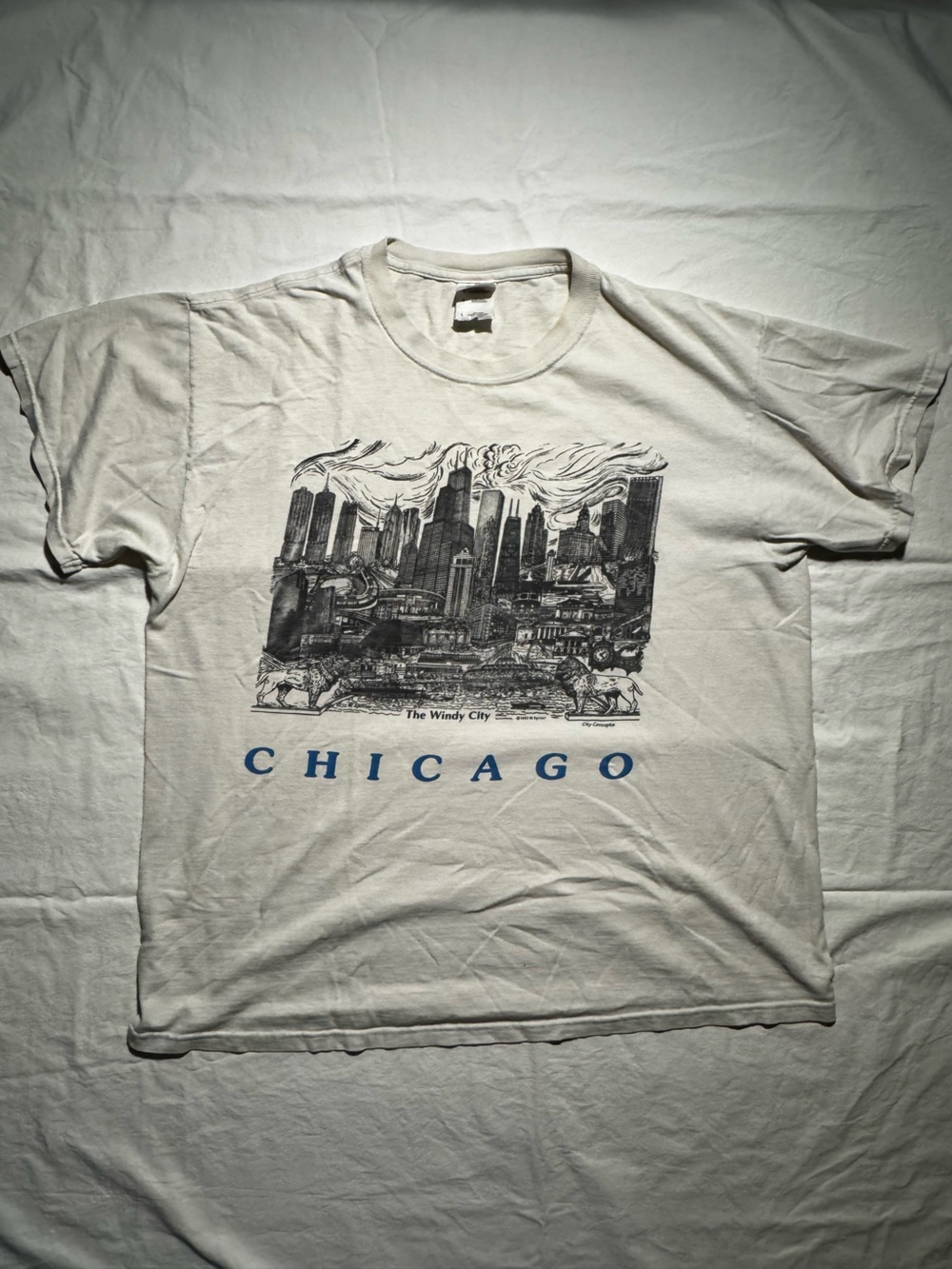 Chicago “The Windy City” Fruit of the Loom Heavy Cotton White Tee - Size L